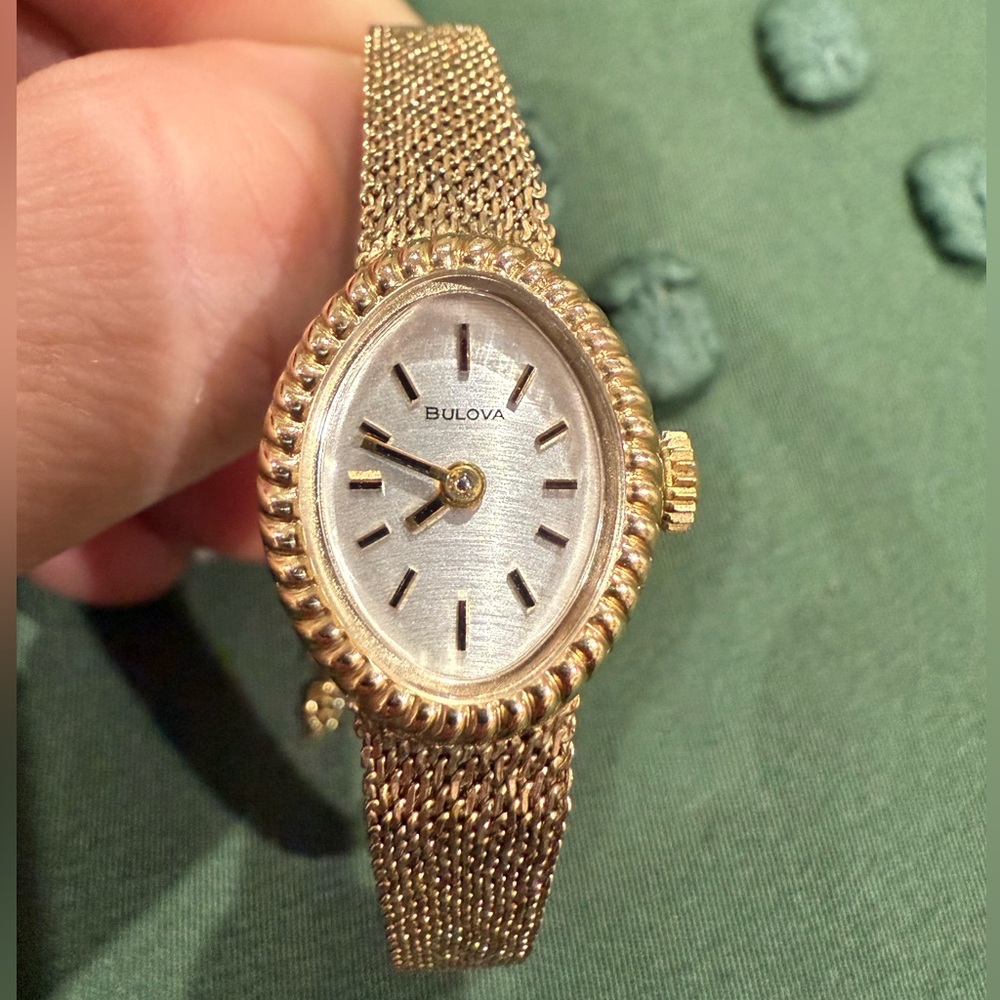 Vintage 80’s Bulova 10K Gold Filled Bracelet Watch in Original Box - Picture 16 of 16